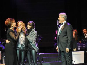 Neco... 50. SANAT YILINI AÇIKHAVA SAHNESİNDE KUTLADI!