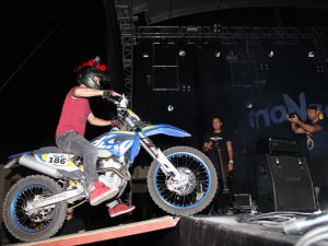 maNga... MOTORSİKLETLİ AÇILIŞ!