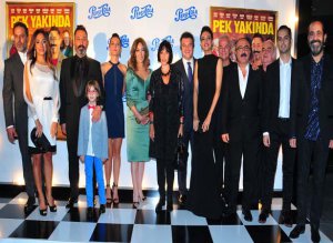 MERAKLA BEKLENEN `PEK YAKINDA`YA MUHTEŞEM GALA