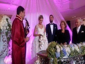 Asena... MUHTEŞEM DÜĞÜNDE ORYANTAL  ŞOV .