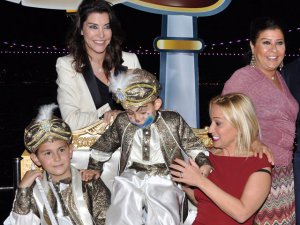 ÜNLÜLERİ BULUŞTURAN SÜNNET DÜĞÜNÜ!