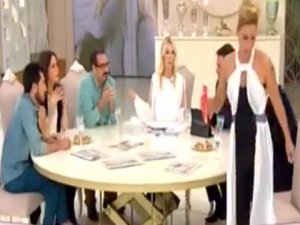 Niran Ünsal... TEZİNİ SAVUNAMAYINCA STÜDYODAN KAÇTI...