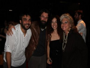 `Tiyatro Hal`... YENİ SEZONU MUHTEŞEM BİR GECEYLE "BURADA TİYATRO VAR"  DİYEREK KARŞILADI !..