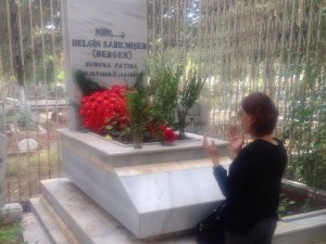 Bergen... HAYATI FİLM OLUYOR, SENARİSTİ MEZARINI ZİYARET ETTİ!