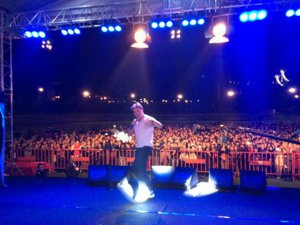 Sinan Akçıl... ERZURUM`U MÜZİK YAĞMURUNA TUTTU !..