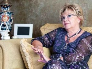 Nevra Serezli... "TELEFONUN BAŞINDA HALA METİN`İN ARAMASINI BEKLİYORUM" !..