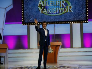 `Aileler Yarışıyor`... EROL EVGİN İLE EFSANELEŞEN YARIŞMA, TV8 EKRANLARINDA !..