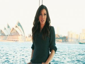 Burcu Güneş...  İLK  KEZ  YÖNETMEN  KOLTUĞUNDA !..