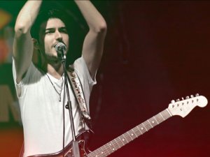 Altuğ Akınsel... `SAMAN ALEVİ`Nİ COVER`LADI!