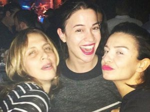 Sertab Erener... EFKAR DAĞITTI!