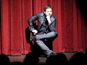 Fercan Bay... TELEVİZYONDAN SONRA ŞİMDİ DE TİYATRO SAHNESİNDE !..