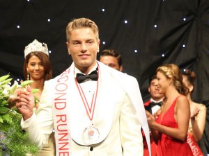 Caner Nalbantoğlu... BEST MODEL`E BIÇAKLI SALDIRI!