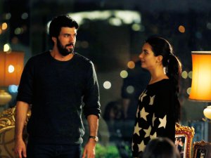 `Kara Para Aşk`... TÜM AİLE KENETLENİYOR!