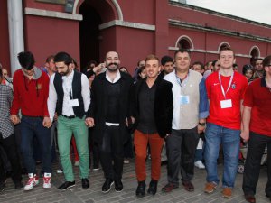 `Sebahat Ve Melahat`... FESHANE`DE SEVGİ SELİ!