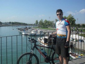 Meriç Şehit... 400 GÜNDE DEVR-İ ALEM !... GENÇ SPORCU DOĞA İÇİN PEDALLIYOR...