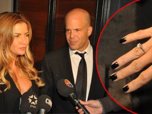 Ivana Sert... EVLENME TEKLİFİ ALDI, TEK TAŞ`I PARMAĞINA TAKTI!