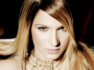 `Popstar` Firdevs... EVLENDİ !..