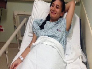 İrem Derici... HASTANEYE KALDIRILDI !..