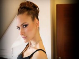 Melis Bilen... BİR KEZ DAHA `EUROVISION` İÇİN KOLLARI SIVADI !..