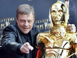 `The Force Awakens`... YENİ `STAR WARS` FİLMİNİN ADI AÇIKLANDI !..