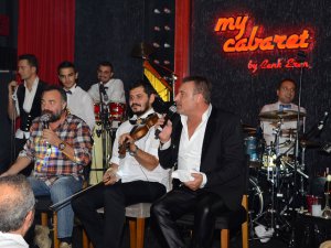 Cenk Eren... SABA TÜMER VE OKTAY KAYNARCA`YI AĞIRLADI!