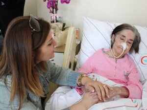 Özlem Ağırman... BEHİYE AKSOY`A VEFA ZİYARETİ!