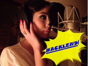 Ece Gürsel.. TWİTTER VE INSTAGRAM HESAPLARI ÇALINDI!