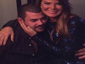 Özlem Yıldız... SEVGİLİYLE İLK GÖRÜNTÜ !..