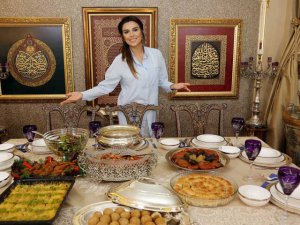 Aslı Hünel... YEMEK PROGRAMINI SEVDİ!