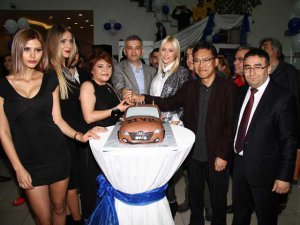 ÜÇ ÜNLÜ GÜZEL`DEN TEST SÜRÜŞÜ!