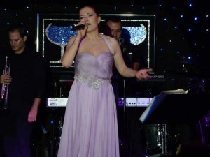 Candan Erçetin... HEM OYNATTI, HEM DERTLENDİRDİ!