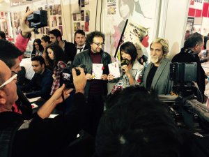 Yasemin Çetin... `AŞKIN ZAMANI YOK` İSİMLİ KİTABI İLE AŞKA DAVET EDİYOR !..