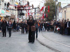 MANDIRA FİLOZOFU İSTANBUL`DA!