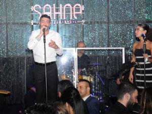 Hakan Altun... `SAHNE`DEN AŞK DOLU NAĞMELER YÜKSELDİ!