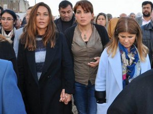 Hülya Avşar... KOBANİ`YE DESTEK ZİYARETİ!