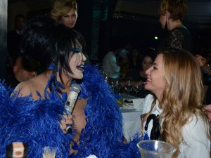 Bülent Ersoy... `TARZ MIYIM İVANA?`