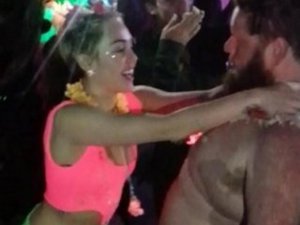 Miley Cyrus... ÇILGIN ŞARKICININ, ÇILGIN DOĞUM GÜNÜ PARTİSİ !..