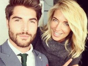 Burcu Esmersoy... GÜZEL SUNUCUYU HEYECANLANDIRAN MODEL KİM ?..