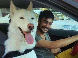 Gürkan Günal... SOKAK HAYVANLARI İÇİN EV TUTTU!