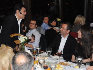 Coşkun Sabah... HAYYAM GARİPOĞLU`NA ÖZEL ŞARKILAR!