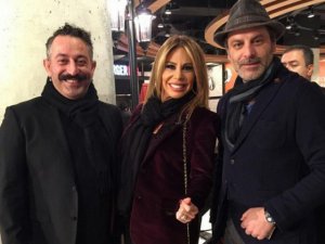 Cem Yılmaz-Ozan Güven... HERKES BİZLE FOTOĞRAF ÇEKTİRİYOR, BİZ DE LİNET`LE ÇEKTİRELİM" !..