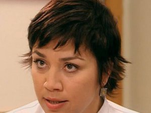 Yeşim Ceren Bozoğlu... SİGARAYI BIRAKTIĞI GÜN SAÇLARINI DA KESTİRDİ