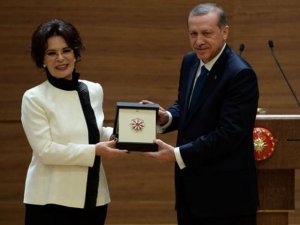 Hülya Koçyiğit... `BU ÖDÜLÜ ERDOĞAN`IN ELİNDEN ALMAK BÜYÜK BİR ONUR`