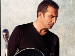 Ferhat Göçer... İÇİNİZİ ISITACAK KONSER!