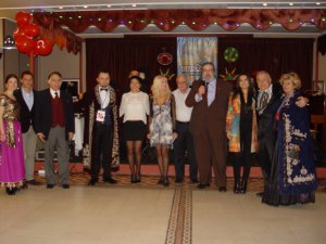 Gezginler Klübü... YENİ YIL PARTİSİNDE DANS YARIŞMASI!...