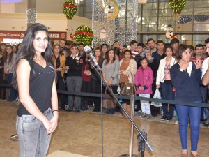 Model Of Celebrity... İŞİTME ENGELİ MELİKE`YE PODYUM SÖZÜ!