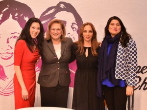 Sertab Erener - Sezen Aksu... SABANCI VAKFI`NA ANLAMLI JEST!