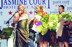 Nil Burak... 17 YIL SONRA GELEN ÇİÇEK...