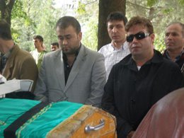 Fatih Ürek... BABASINI TOPRAĞA VERDİ...