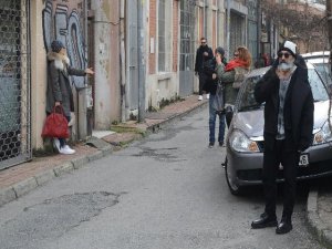 Burcu Esmersoy...GERGİN KARAKÖY TURU !..